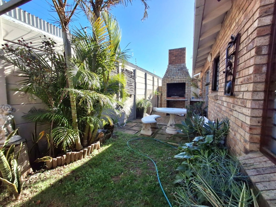 2 Bedroom Property for Sale in Jeffreys Bay Central Eastern Cape